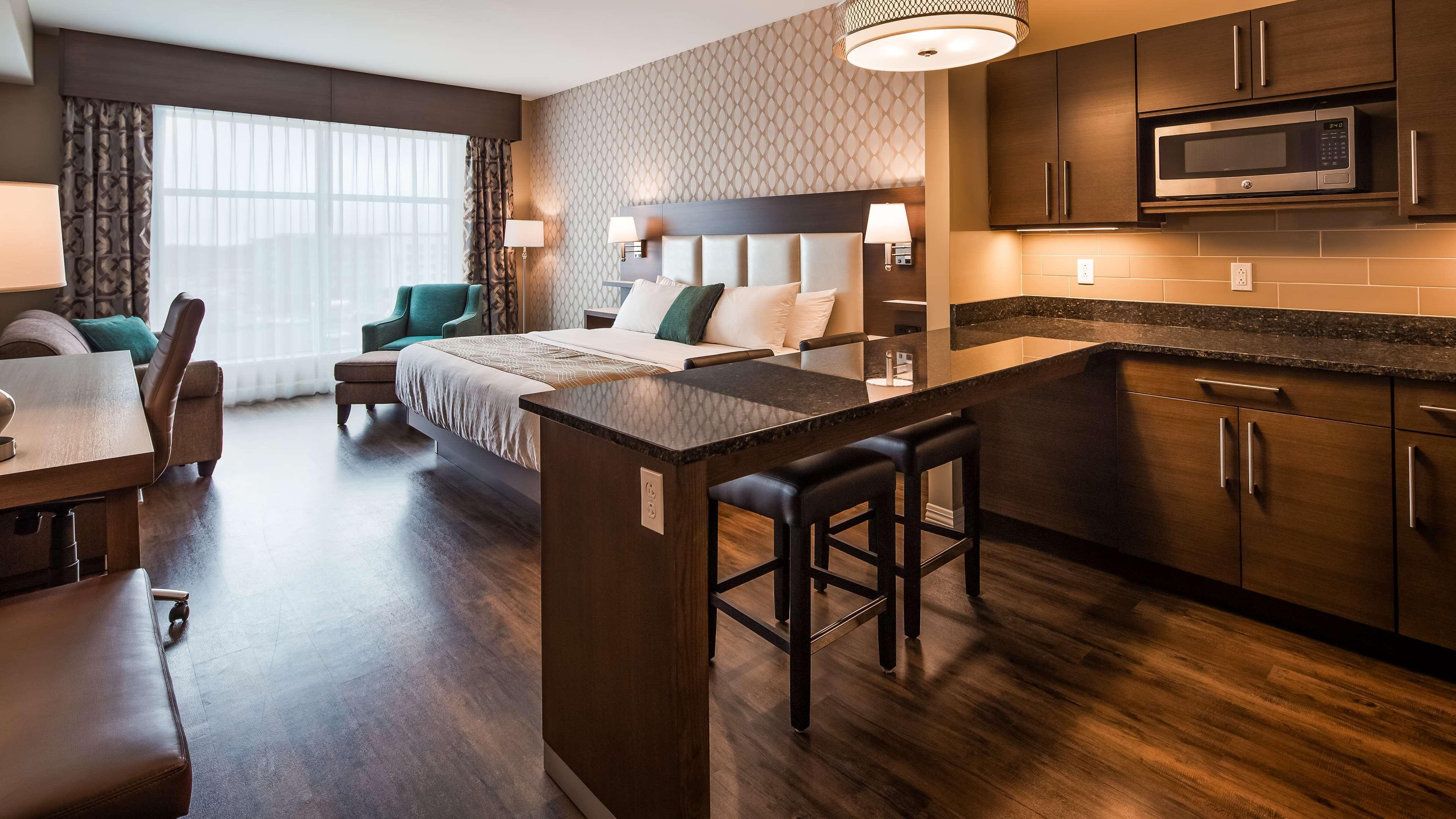 Best Western Plus St. John'S Airport Hotel And Suites Экстерьер фото