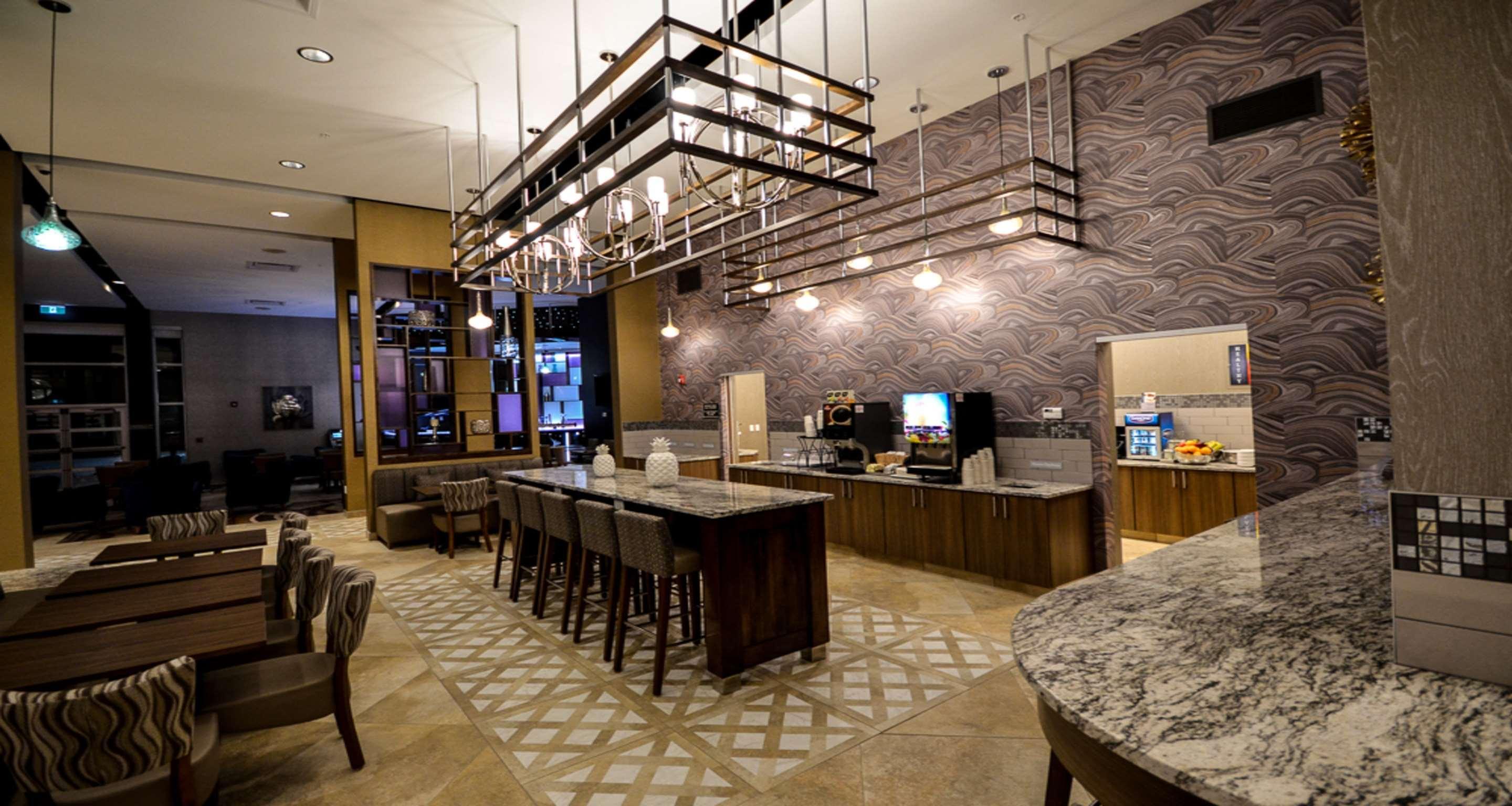 Best Western Plus St. John'S Airport Hotel And Suites Экстерьер фото
