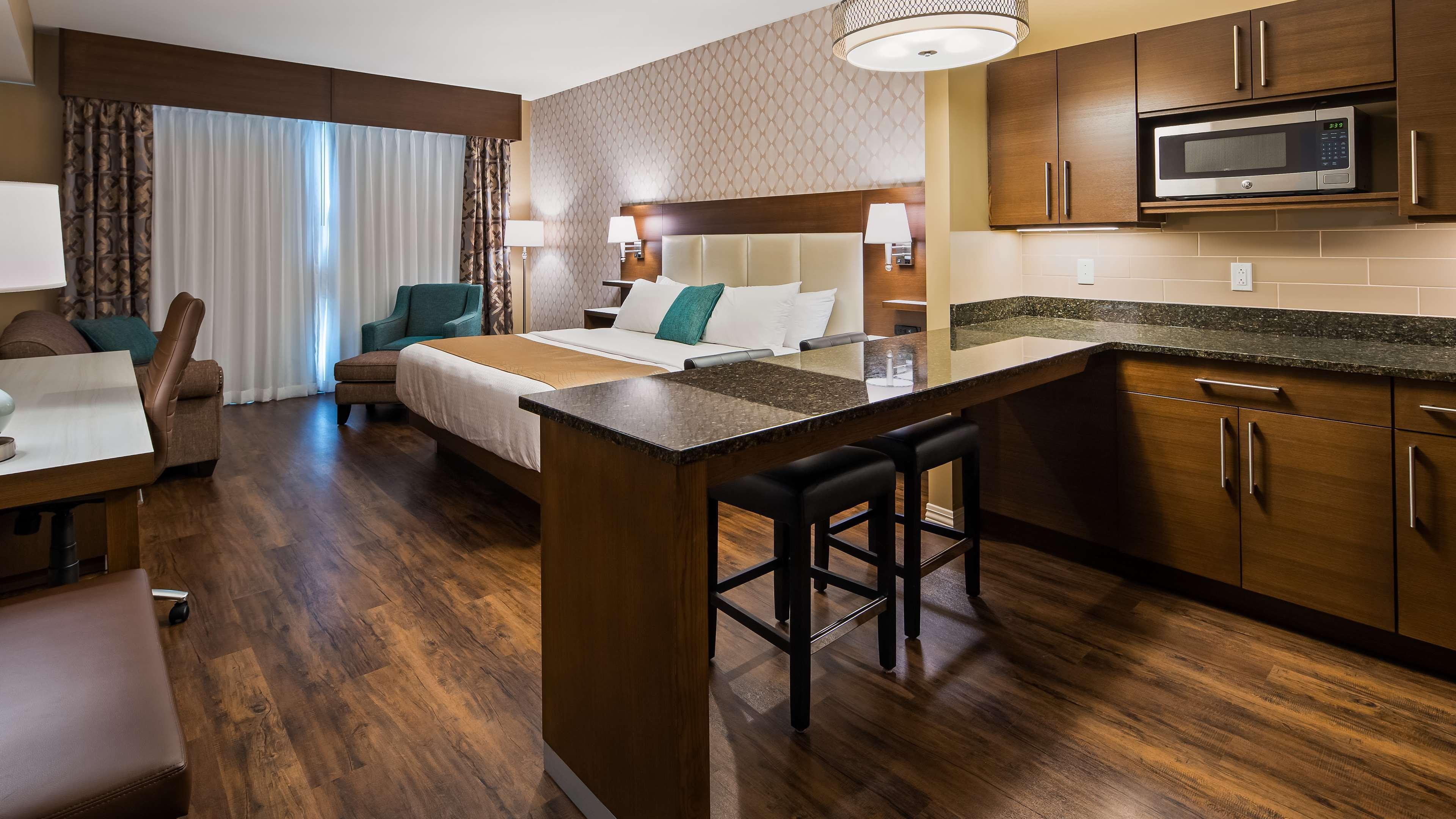 Best Western Plus St. John'S Airport Hotel And Suites Экстерьер фото