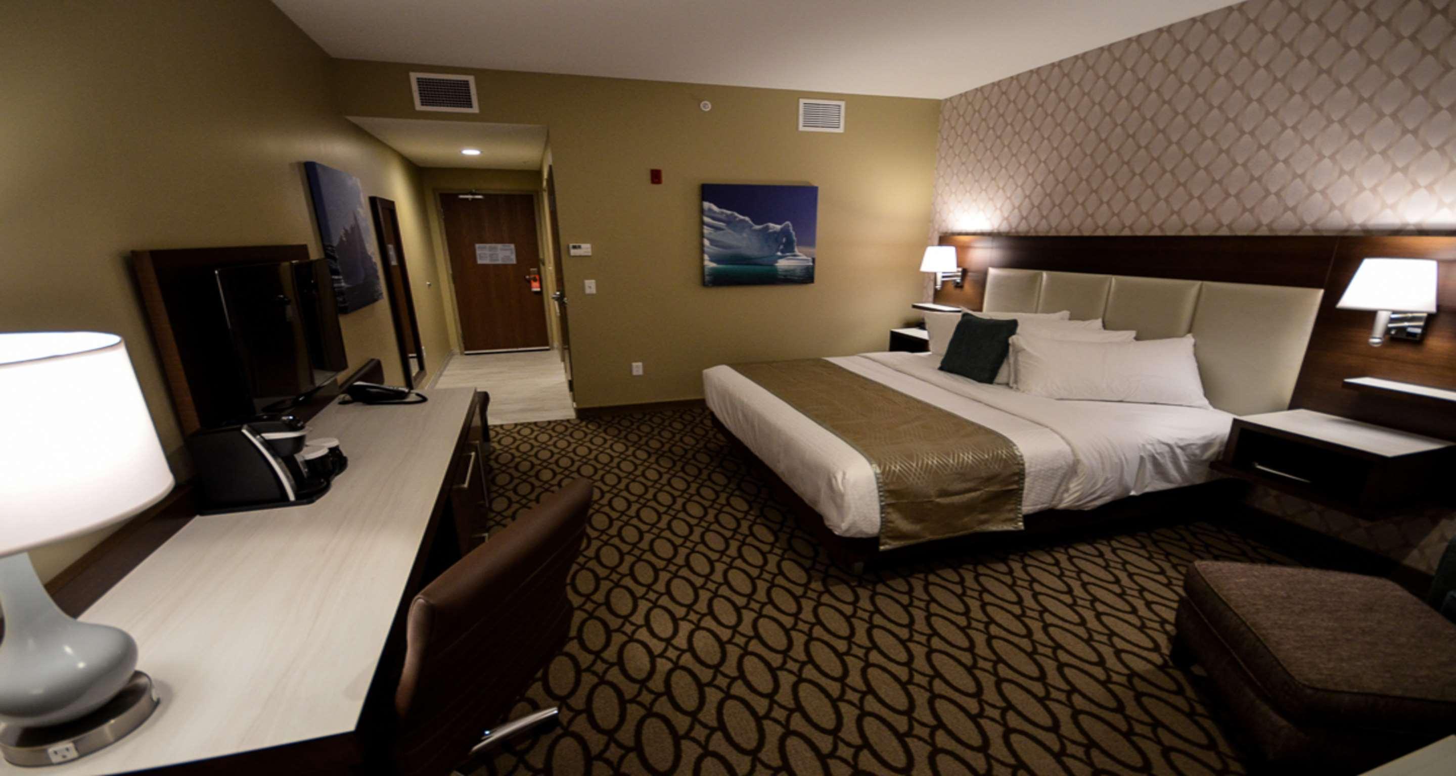 Best Western Plus St. John'S Airport Hotel And Suites Экстерьер фото