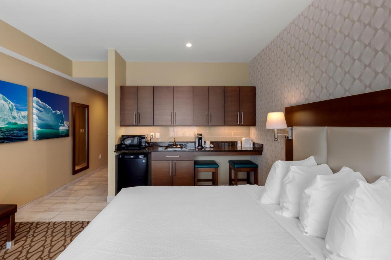 Best Western Plus St. John'S Airport Hotel And Suites Экстерьер фото