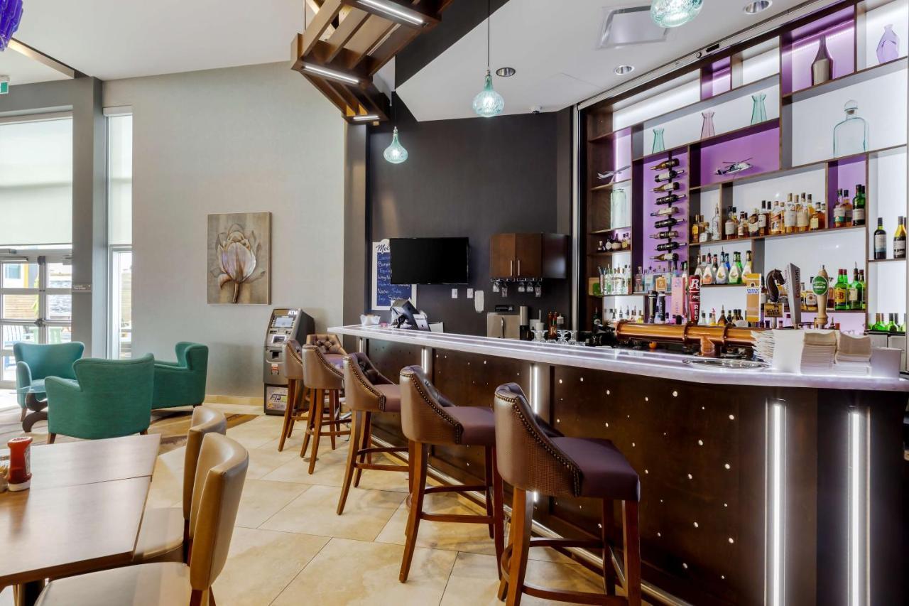 Best Western Plus St. John'S Airport Hotel And Suites Экстерьер фото