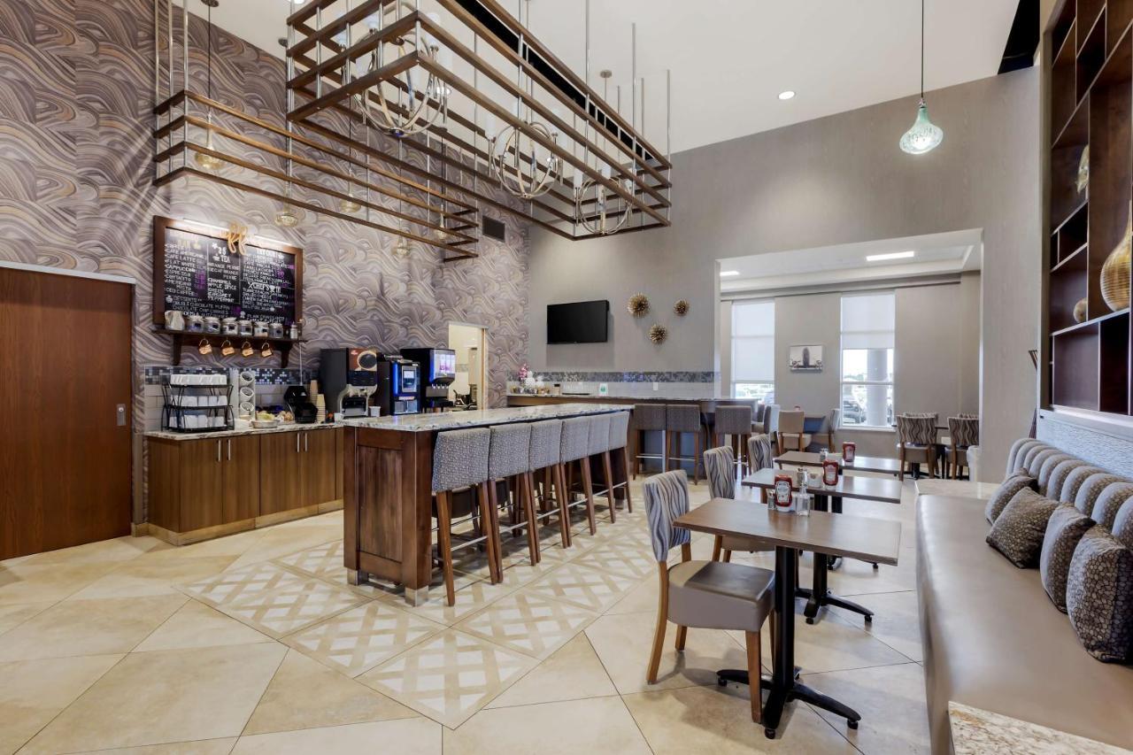 Best Western Plus St. John'S Airport Hotel And Suites Экстерьер фото