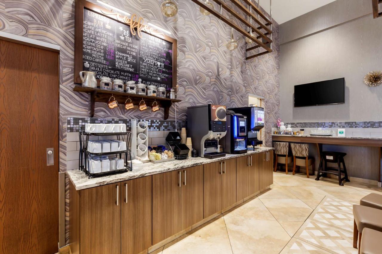 Best Western Plus St. John'S Airport Hotel And Suites Экстерьер фото