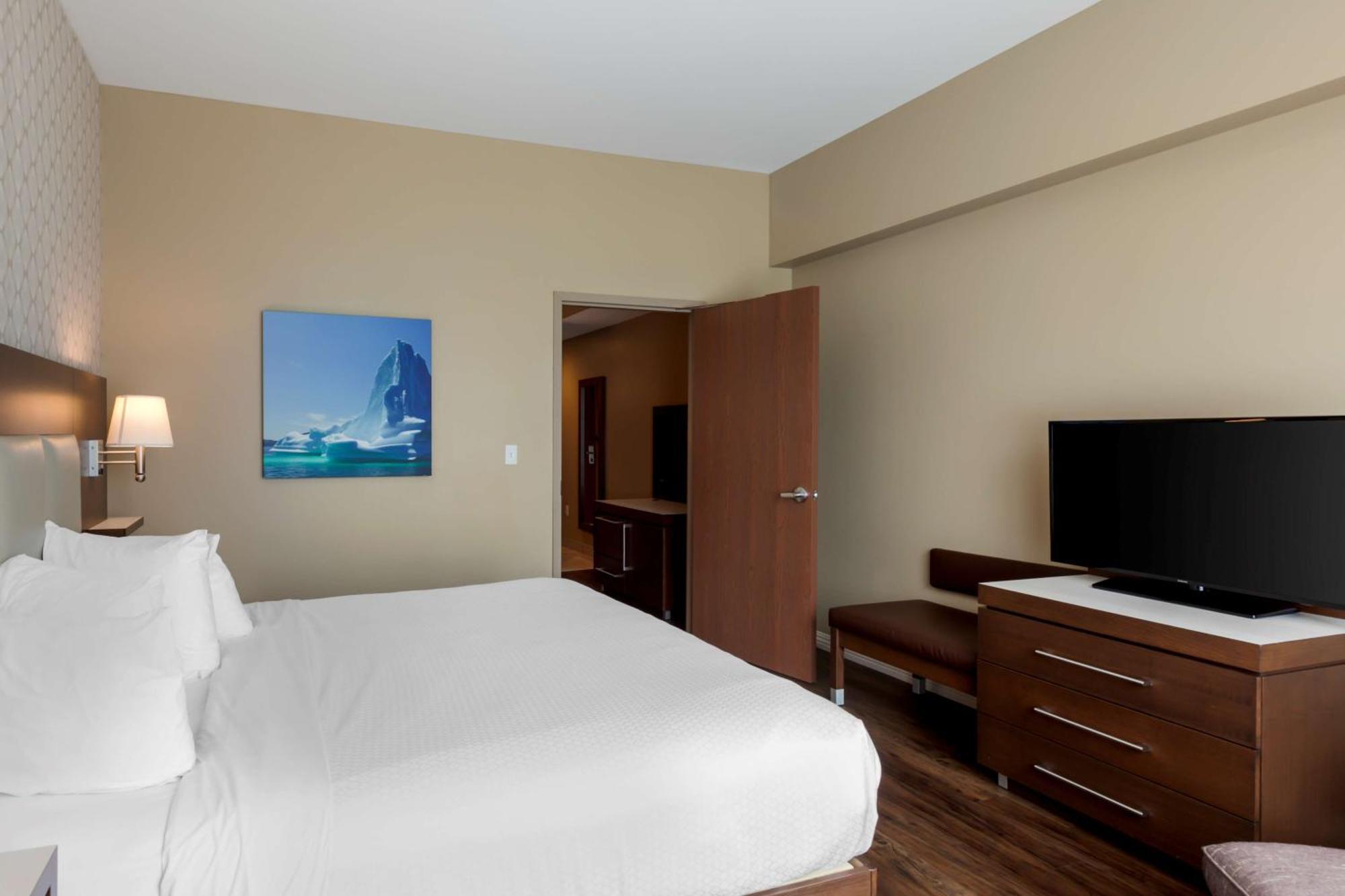 Best Western Plus St. John'S Airport Hotel And Suites Экстерьер фото