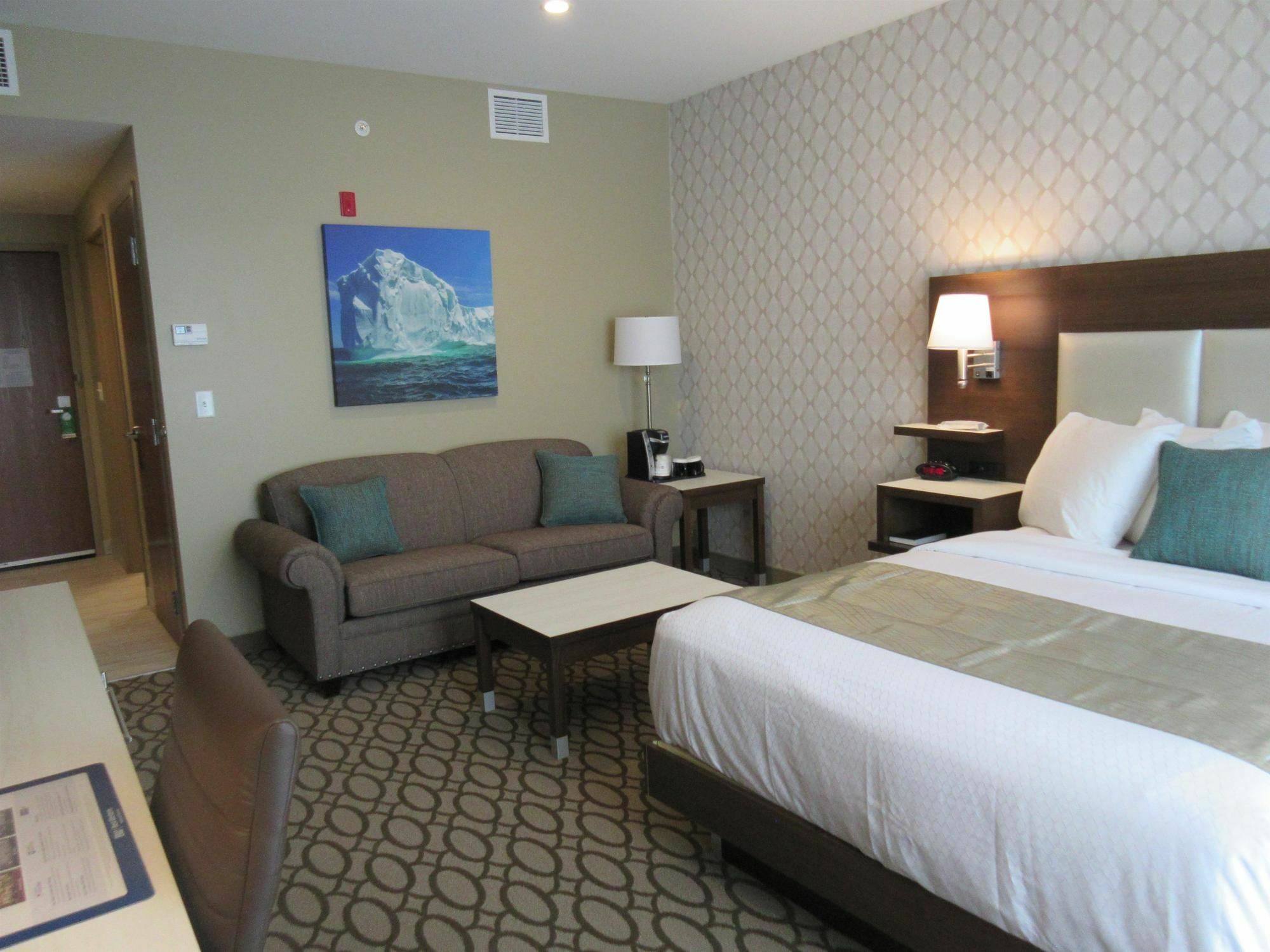 Best Western Plus St. John'S Airport Hotel And Suites Экстерьер фото